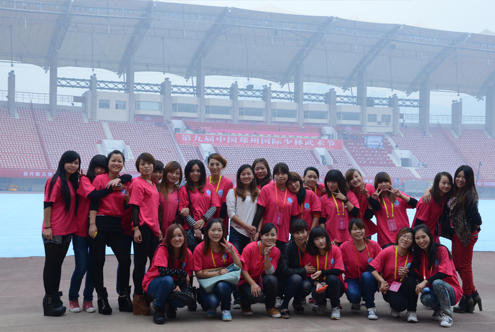 中國(guó)鄭州國(guó)際少林武術(shù)節(jié)開(kāi)幕式化妝現(xiàn)場(chǎng)