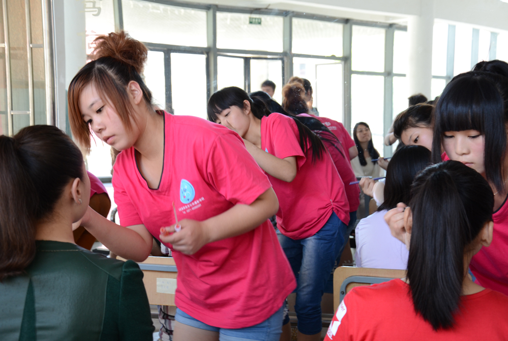 從零開始學(xué)化妝還來得及嗎？